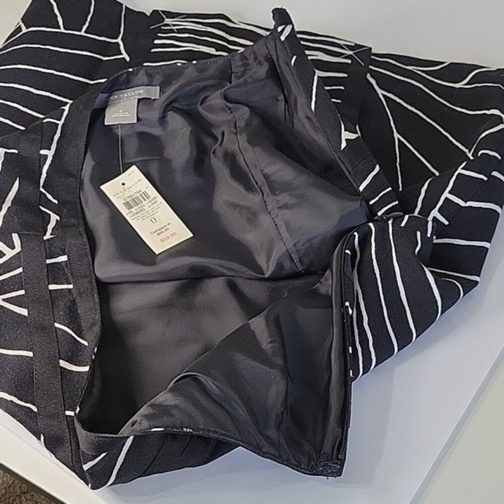 Ann Taylor black white geometric lined skirt size 0 NWT - Picture 6 of 7